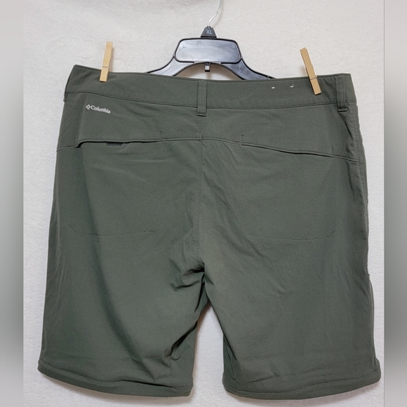 Columbia Women's Omni-Shield Convertible Pants, Green, Size 16W, Pre-owned EUC - Picture 9 of 13